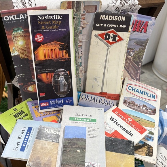 Vintage Map Collection - Picture 1 of 4